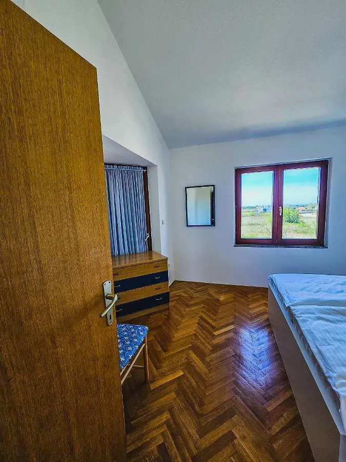 Aenona Sea View Apartments Nin